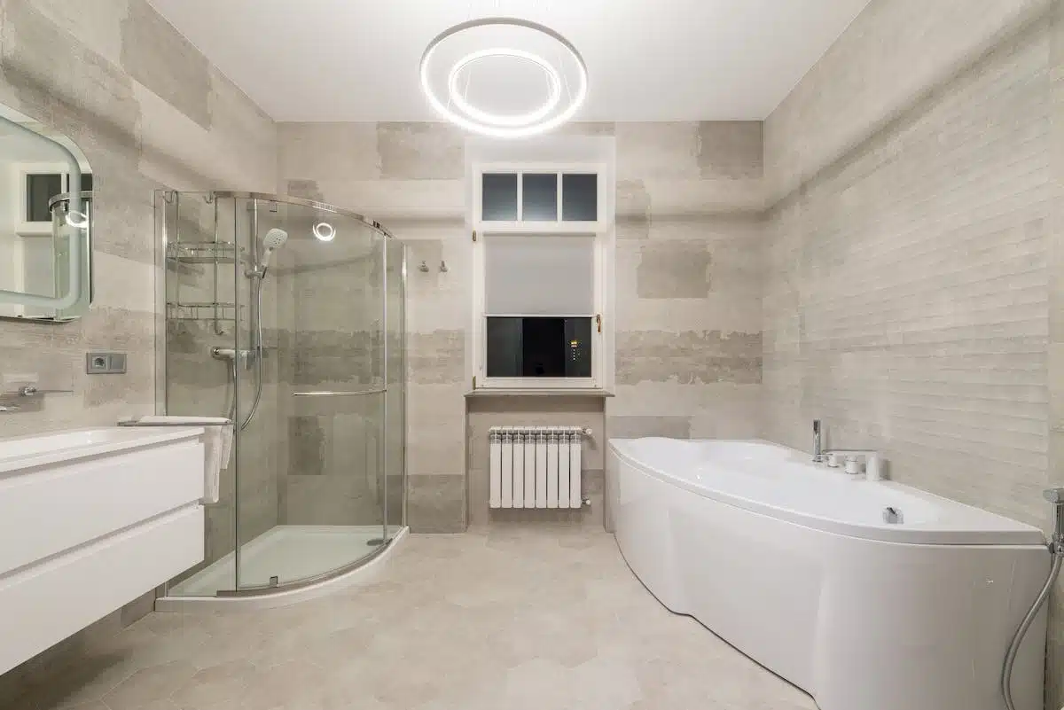 senior salle_de_bain